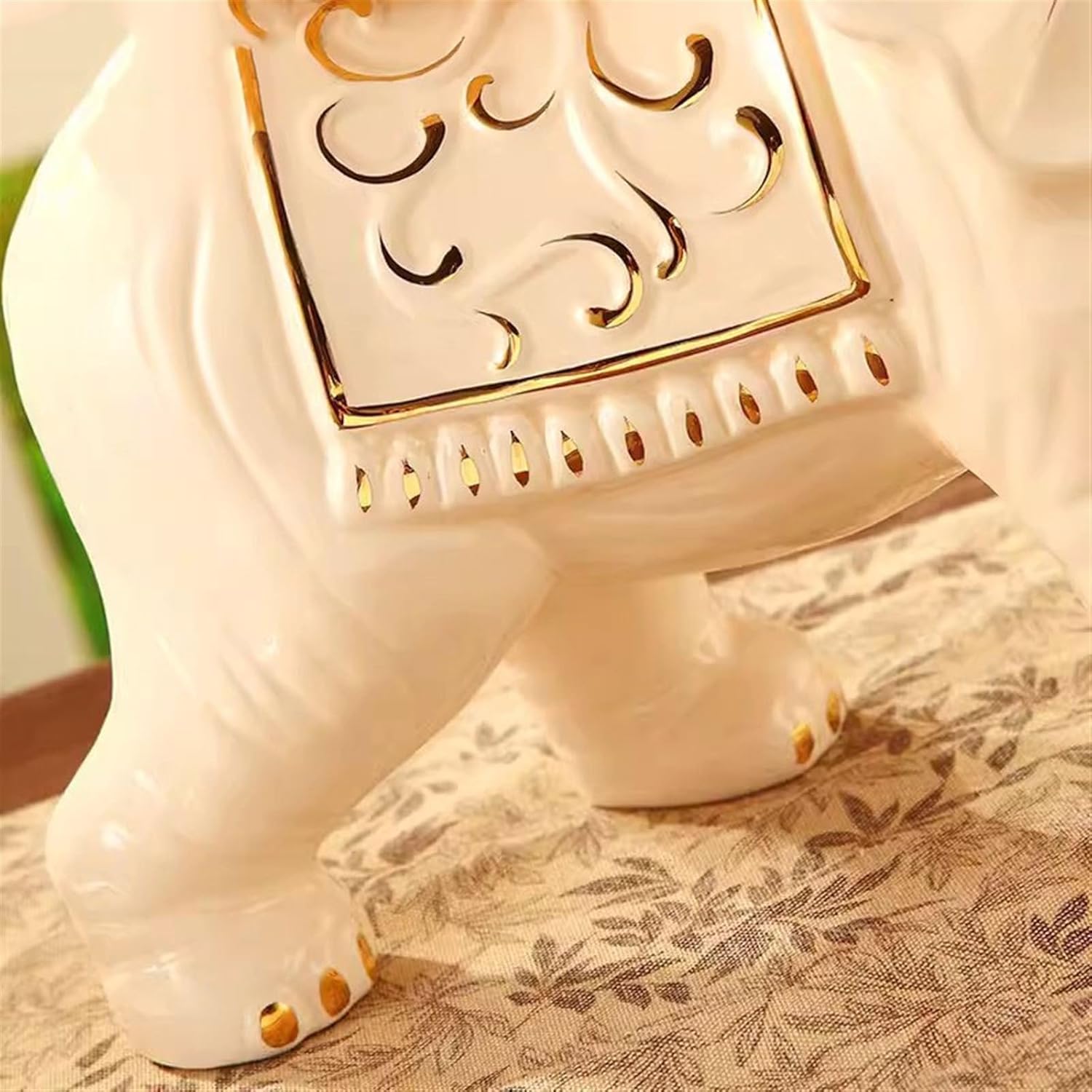 Stylish Tabletop Wine Rack with Gold Gilding Elephant Design