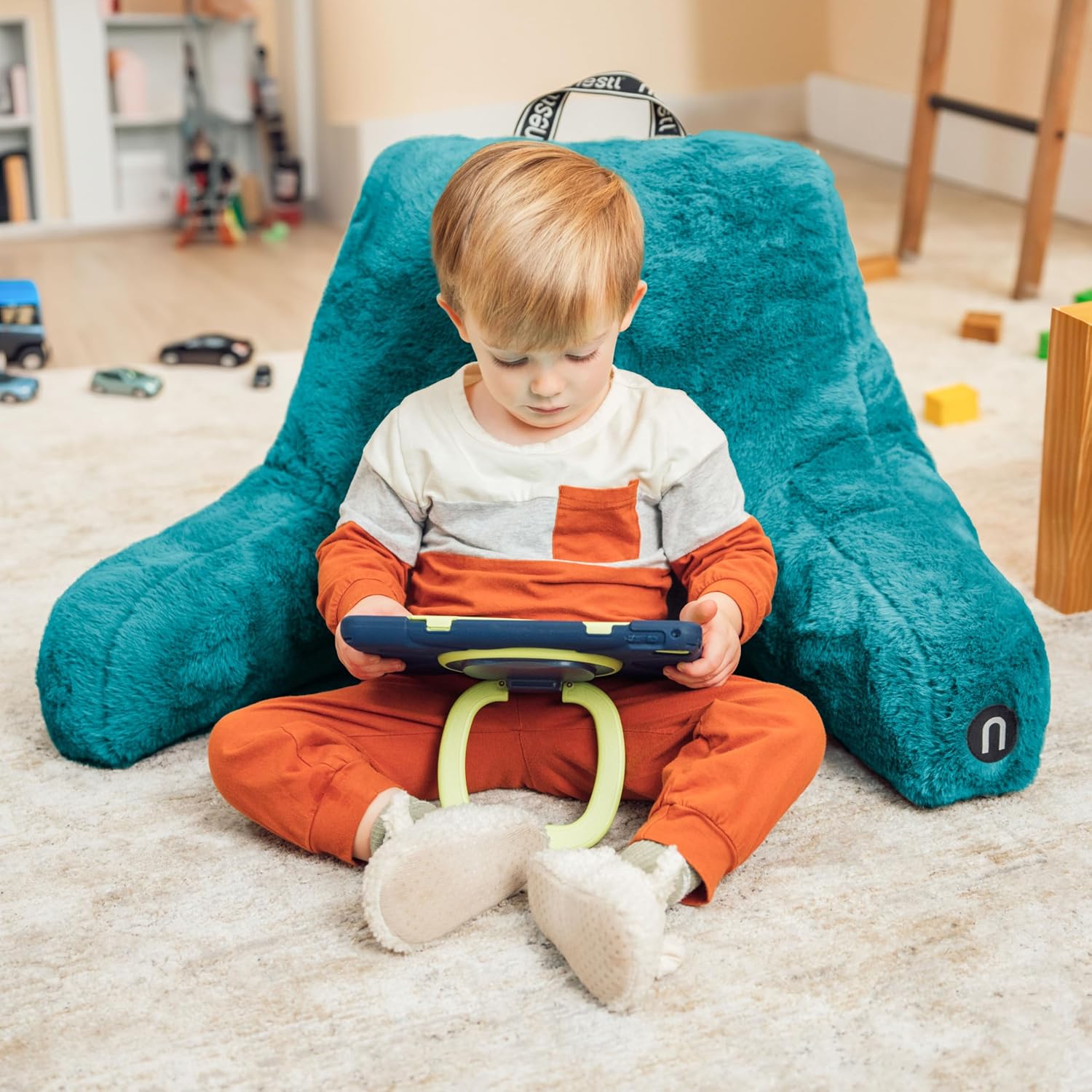 Nestl Teal Faux Fur Reading Pillow with Lap Desk